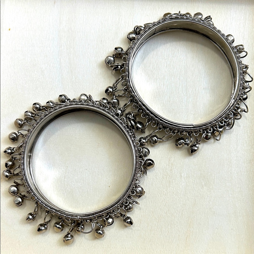 Elegant Silver Women's Bracelet